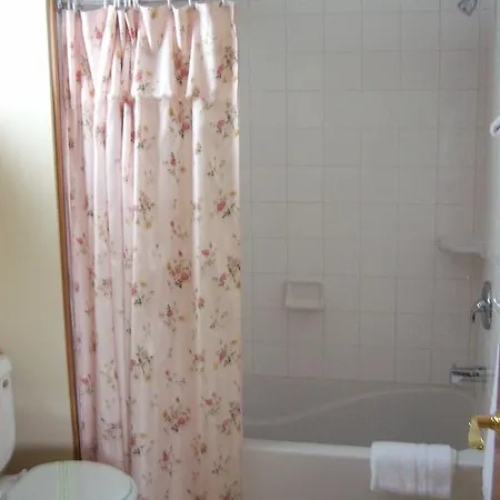 Travelers Inn Motel Eagle River Room photo