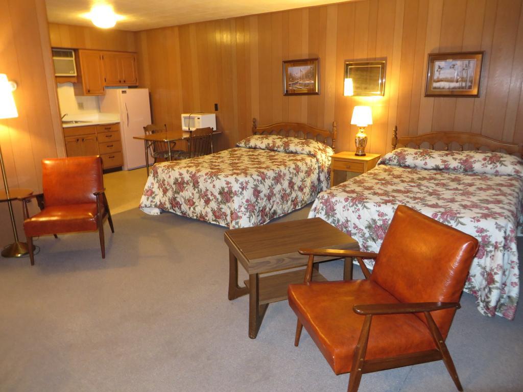Motel Travelers 2*